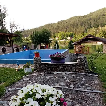 Nyaraló Bozanstvena Drina *